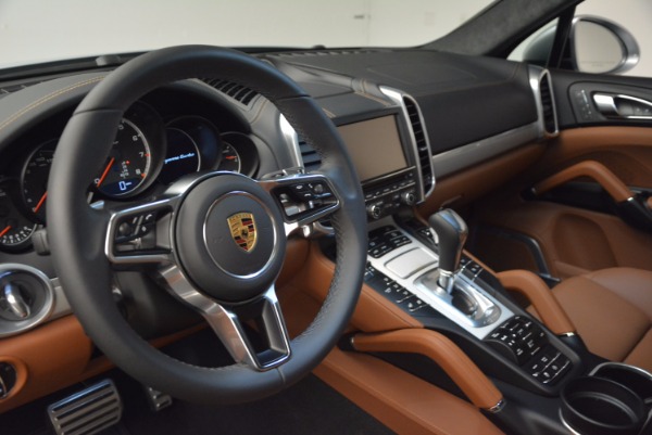 Used 2016 Porsche Cayenne Turbo for sale Sold at Bugatti of Greenwich in Greenwich CT 06830 21