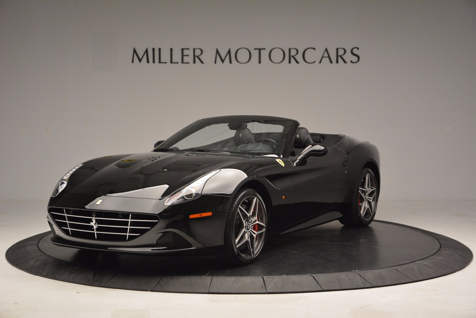 Used 2015 Ferrari California T for sale $153,900 at Bugatti of Greenwich in Greenwich CT 06830 1