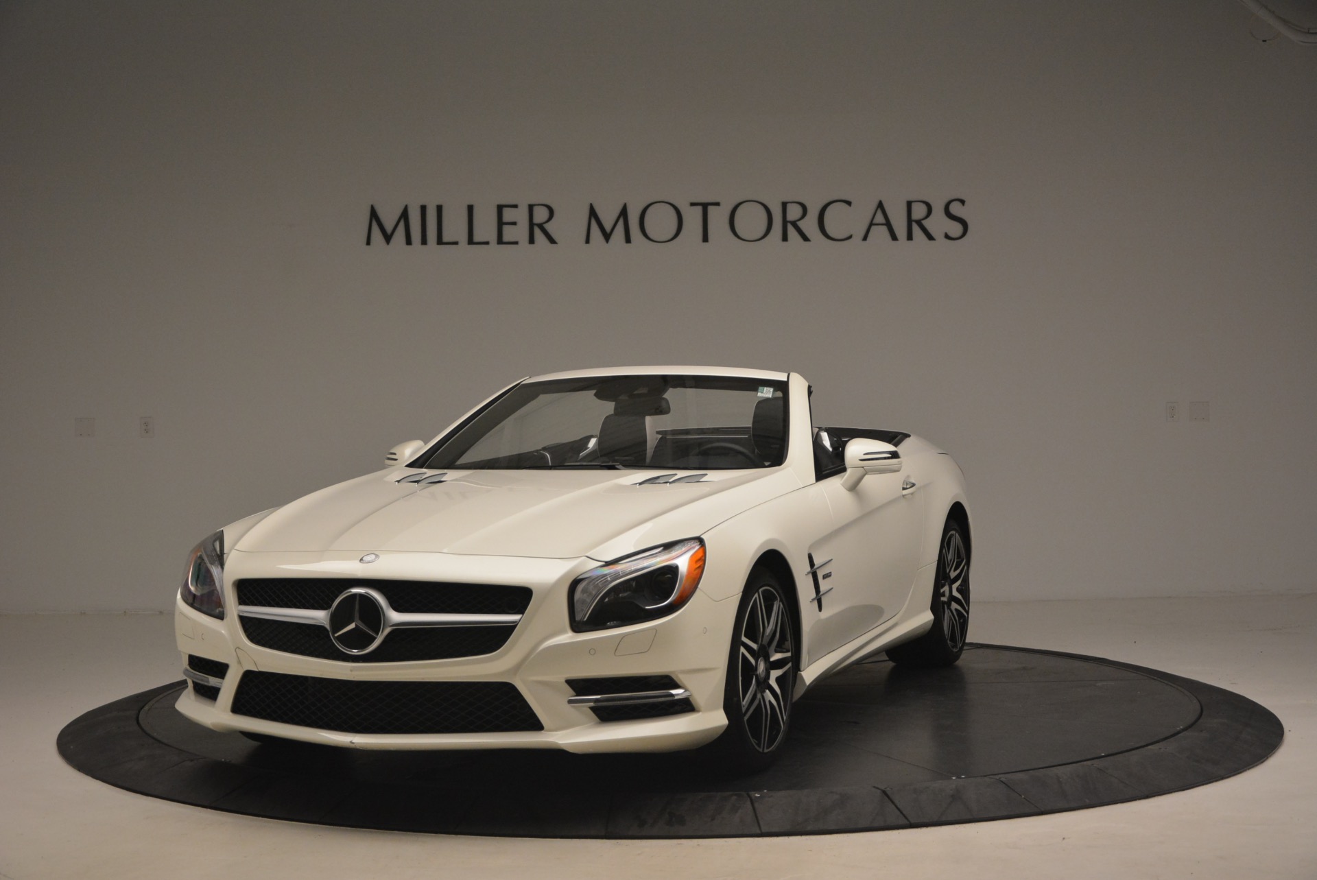 Used 2015 Mercedes-Benz SL-Class SL 550 for sale Sold at Bugatti of Greenwich in Greenwich CT 06830 1