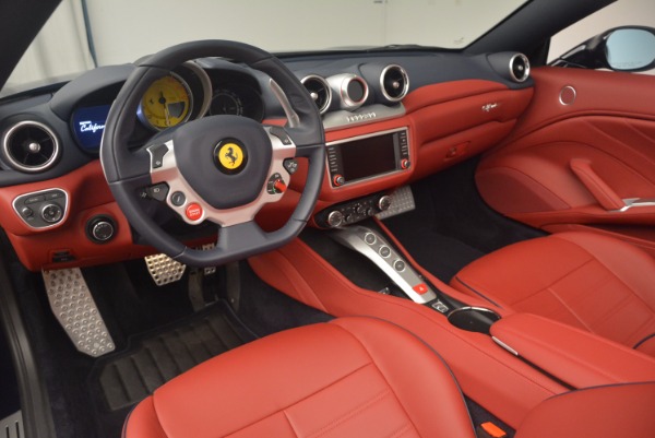 Used 2017 Ferrari California T for sale Sold at Bugatti of Greenwich in Greenwich CT 06830 25