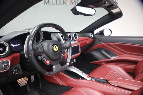 Used 2016 Ferrari California T for sale $119,900 at Bugatti of Greenwich in Greenwich CT 06830 13