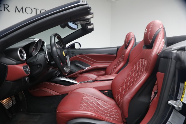 Used 2016 Ferrari California T for sale $119,900 at Bugatti of Greenwich in Greenwich CT 06830 14