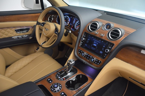 New 2018 Bentley Bentayga W12 Signature for sale Sold at Bugatti of Greenwich in Greenwich CT 06830 28