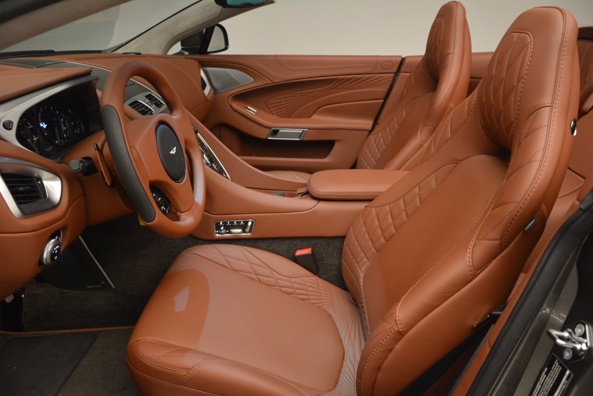 Pre Owned 2018 Aston Martin Vanquish S Convertible For Sale