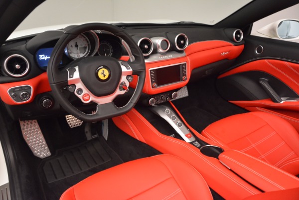 Used 2017 Ferrari California T for sale Sold at Bugatti of Greenwich in Greenwich CT 06830 25