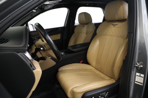 Used 2018 Bentley Bentayga W12 Signature Edition for sale Sold at Bugatti of Greenwich in Greenwich CT 06830 19