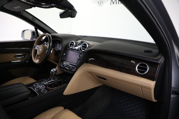 Used 2018 Bentley Bentayga W12 Signature Edition for sale Sold at Bugatti of Greenwich in Greenwich CT 06830 21