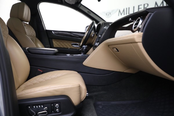 Used 2018 Bentley Bentayga W12 Signature Edition for sale Sold at Bugatti of Greenwich in Greenwich CT 06830 22