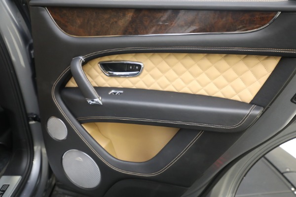 Used 2018 Bentley Bentayga W12 Signature Edition for sale Sold at Bugatti of Greenwich in Greenwich CT 06830 28