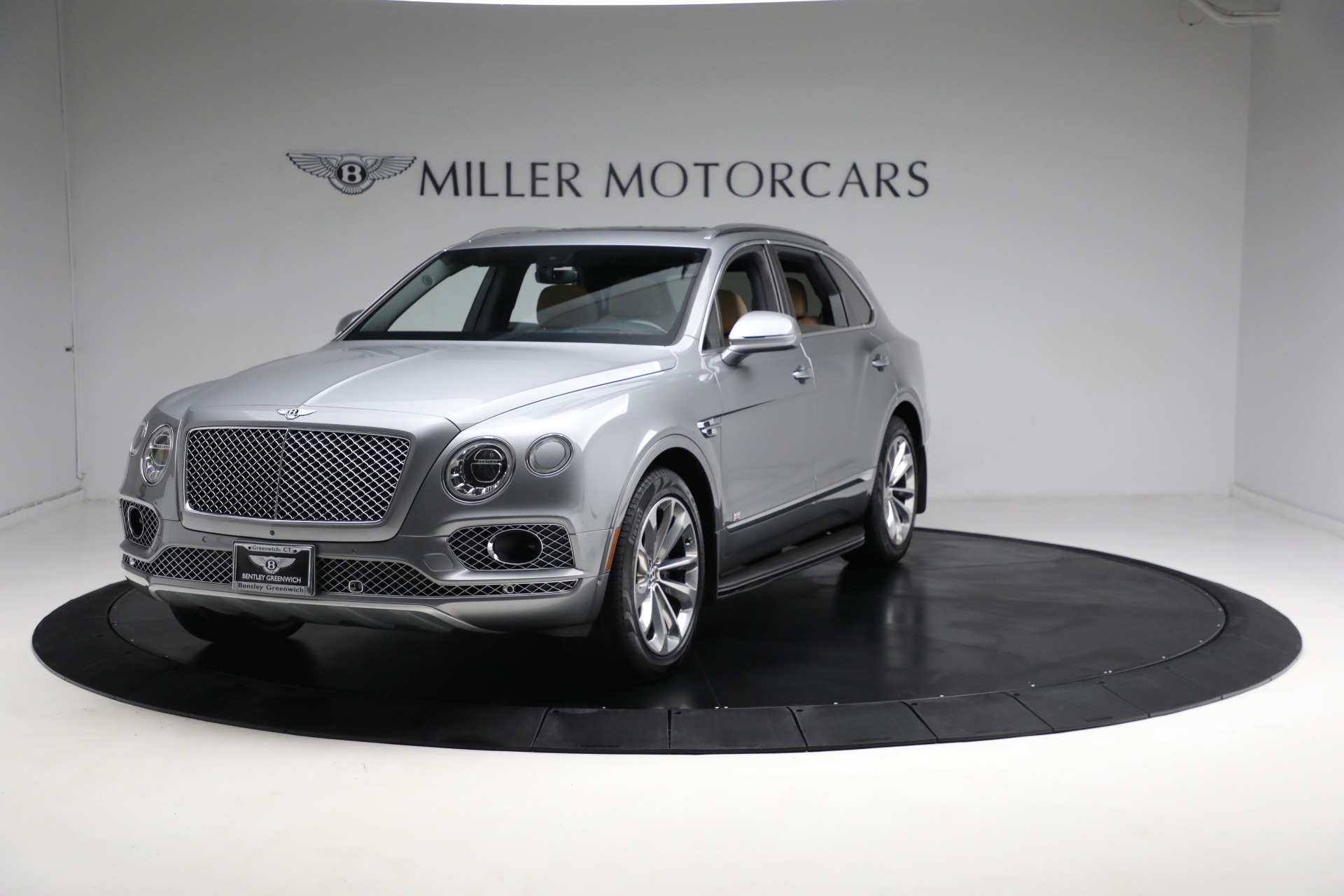 Used 2018 Bentley Bentayga W12 Signature Edition for sale Sold at Bugatti of Greenwich in Greenwich CT 06830 1