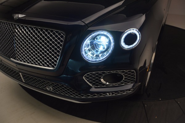 Used 2018 Bentley Bentayga W12 Signature for sale Sold at Bugatti of Greenwich in Greenwich CT 06830 19