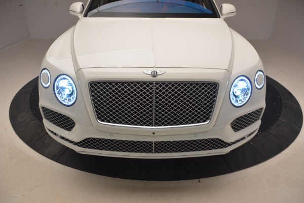 Used 2018 Bentley Bentayga Signature for sale Sold at Bugatti of Greenwich in Greenwich CT 06830 17