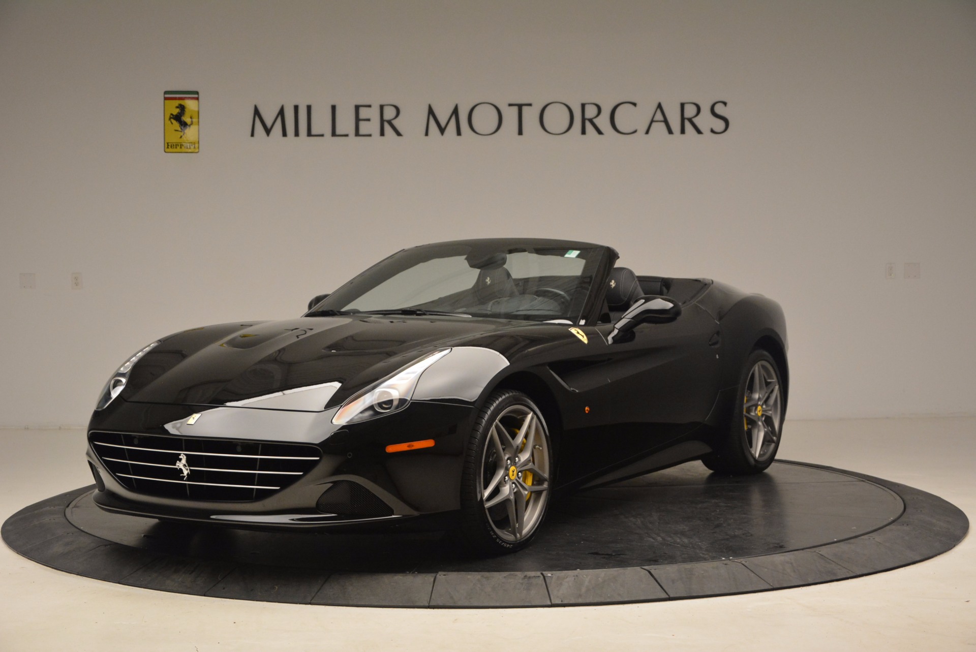 Used 2016 Ferrari California T for sale Sold at Bugatti of Greenwich in Greenwich CT 06830 1