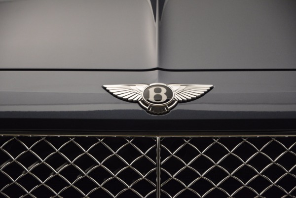 Used 2018 Bentley Bentayga Onyx for sale Sold at Bugatti of Greenwich in Greenwich CT 06830 14