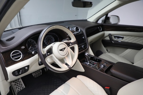 Used 2018 Bentley Bentayga Signature Edition for sale Sold at Bugatti of Greenwich in Greenwich CT 06830 14