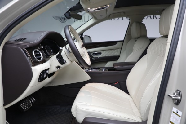 Used 2018 Bentley Bentayga Signature Edition for sale Sold at Bugatti of Greenwich in Greenwich CT 06830 15
