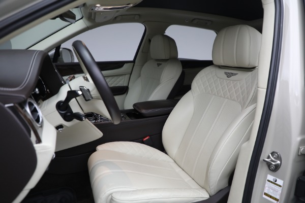 Used 2018 Bentley Bentayga Signature Edition for sale Sold at Bugatti of Greenwich in Greenwich CT 06830 16