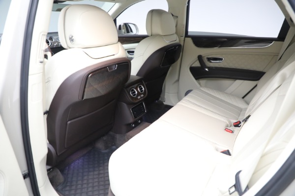 Used 2018 Bentley Bentayga Signature Edition for sale Sold at Bugatti of Greenwich in Greenwich CT 06830 17