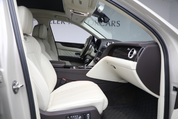 Used 2018 Bentley Bentayga Signature Edition for sale Sold at Bugatti of Greenwich in Greenwich CT 06830 21