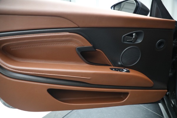 Used 2018 Aston Martin DB11 V12 for sale $127,900 at Bugatti of Greenwich in Greenwich CT 06830 20