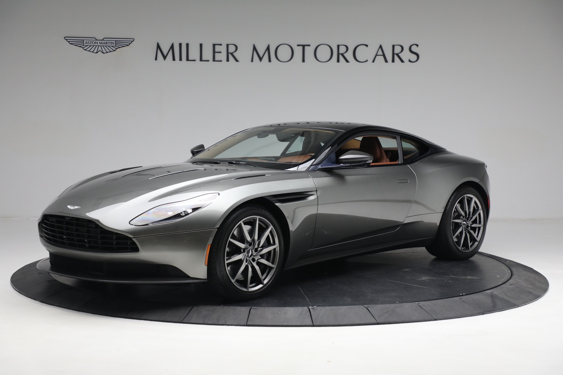 Used 2018 Aston Martin DB11 V12 for sale $127,900 at Bugatti of Greenwich in Greenwich CT 06830 1