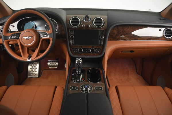 Used 2018 Bentley Bentayga Signature for sale Sold at Bugatti of Greenwich in Greenwich CT 06830 25