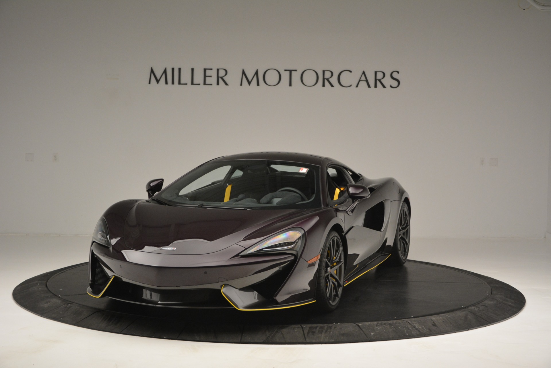 Used 2018 McLaren 570S for sale Sold at Bugatti of Greenwich in Greenwich CT 06830 1