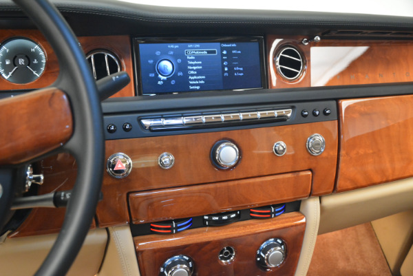 Used 2013 Rolls-Royce Phantom for sale Sold at Bugatti of Greenwich in Greenwich CT 06830 16