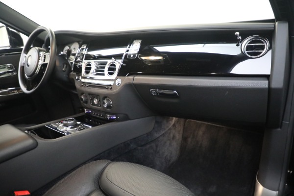 Used 2016 Rolls-Royce Ghost Series II for sale $169,900 at Bugatti of Greenwich in Greenwich CT 06830 24