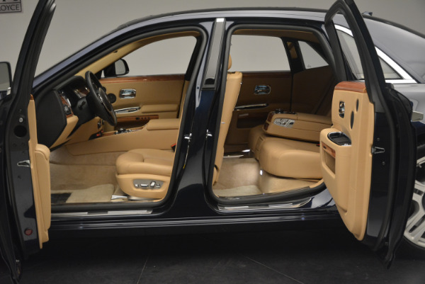 Used 2015 Rolls-Royce Ghost for sale Sold at Bugatti of Greenwich in Greenwich CT 06830 17