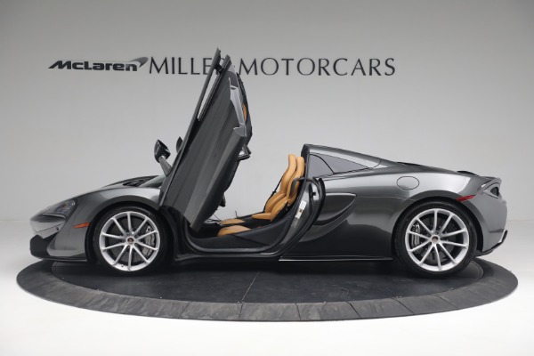 Used 2018 McLaren 570S Spider for sale Sold at Bugatti of Greenwich in Greenwich CT 06830 22