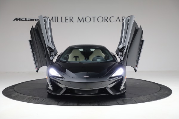 Used 2018 McLaren 570S Spider for sale Sold at Bugatti of Greenwich in Greenwich CT 06830 21