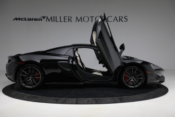 Used 2018 McLaren 570S Spider for sale Sold at Bugatti of Greenwich in Greenwich CT 06830 27