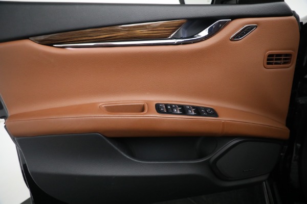 Used 2018 Maserati Quattroporte S Q4 for sale Sold at Bugatti of Greenwich in Greenwich CT 06830 25