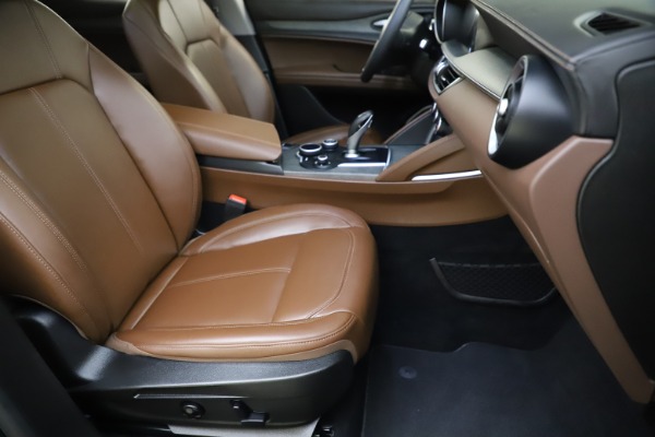Used 2018 Alfa Romeo Stelvio Ti Q4 for sale Sold at Bugatti of Greenwich in Greenwich CT 06830 24