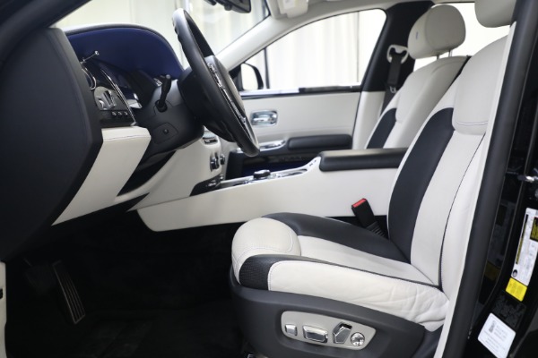 Used 2019 Rolls-Royce Ghost for sale $234,900 at Bugatti of Greenwich in Greenwich CT 06830 14
