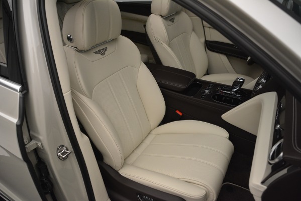 Used 2019 Bentley Bentayga V8 for sale Sold at Bugatti of Greenwich in Greenwich CT 06830 27