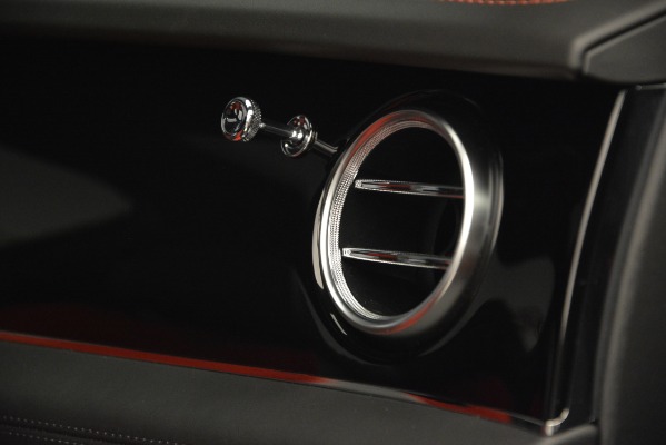 Used 2019 Bentley Bentayga V8 for sale $118,900 at Bugatti of Greenwich in Greenwich CT 06830 22