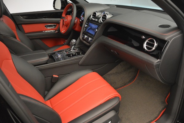 Used 2019 Bentley Bentayga V8 for sale $118,900 at Bugatti of Greenwich in Greenwich CT 06830 28