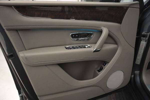 New 2019 Bentley Bentayga V8 for sale Sold at Bugatti of Greenwich in Greenwich CT 06830 17