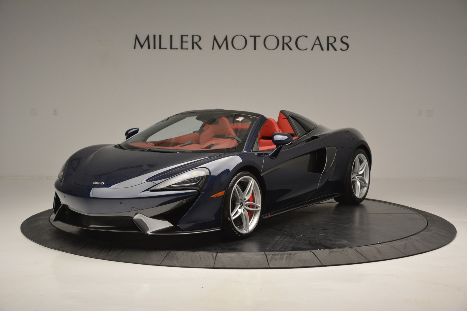 Used 2019 McLaren 570S Spider for sale $149,900 at Bugatti of Greenwich in Greenwich CT 06830 1