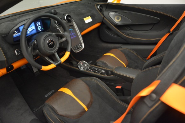 Used 2019 McLaren 570S SPIDER Convertible for sale $240,720 at Bugatti of Greenwich in Greenwich CT 06830 23