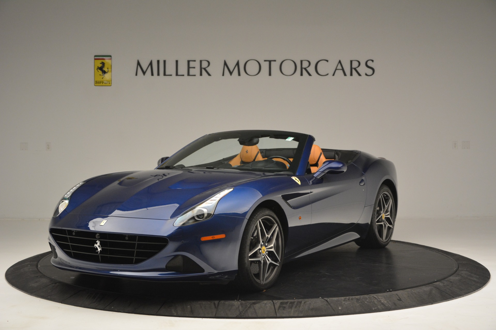 Used 2016 Ferrari California T for sale Sold at Bugatti of Greenwich in Greenwich CT 06830 1