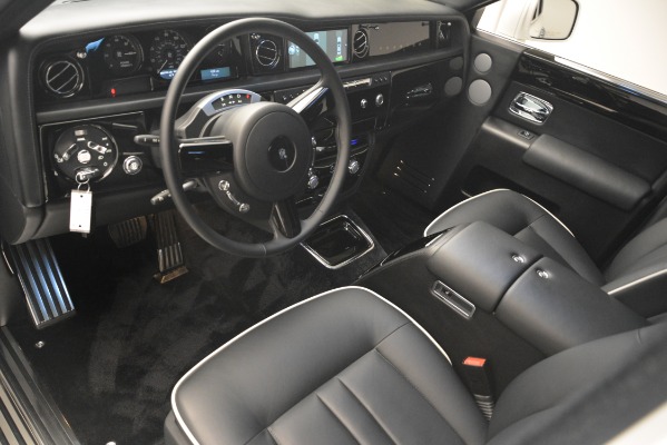 Used 2014 Rolls-Royce Phantom for sale Sold at Bugatti of Greenwich in Greenwich CT 06830 15