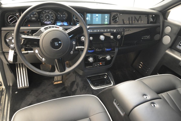 Used 2014 Rolls-Royce Phantom for sale Sold at Bugatti of Greenwich in Greenwich CT 06830 18