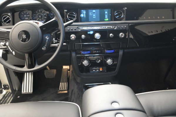 Used 2014 Rolls-Royce Phantom for sale Sold at Bugatti of Greenwich in Greenwich CT 06830 22