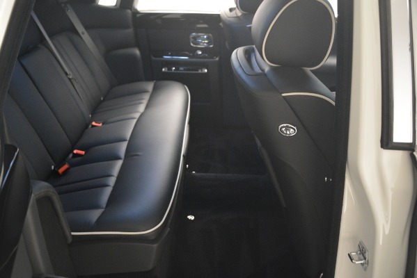 Used 2014 Rolls-Royce Phantom for sale Sold at Bugatti of Greenwich in Greenwich CT 06830 24