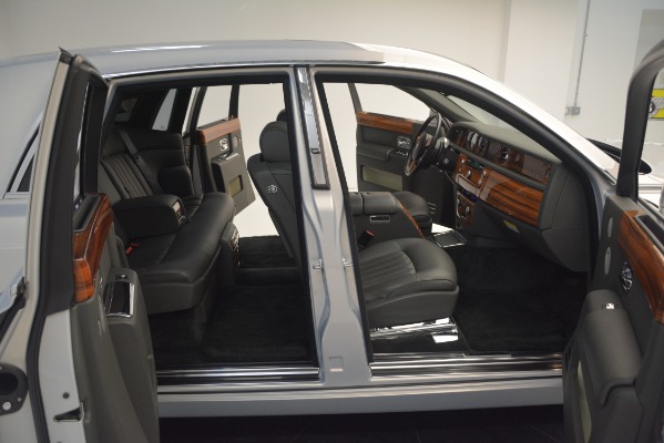 Used 2007 Rolls-Royce Phantom for sale Sold at Bugatti of Greenwich in Greenwich CT 06830 28