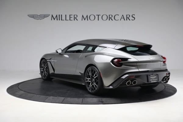 Used 2019 Aston Martin Vanquish Zagato Shooting Brake for sale $699,900 at Bugatti of Greenwich in Greenwich CT 06830 4