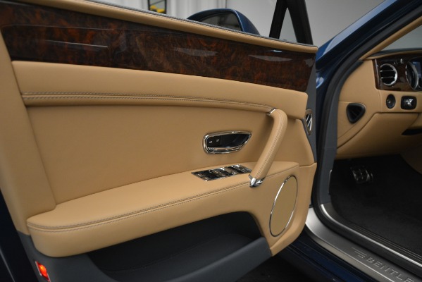 Used 2016 Bentley Flying Spur V8 for sale $93,900 at Bugatti of Greenwich in Greenwich CT 06830 16